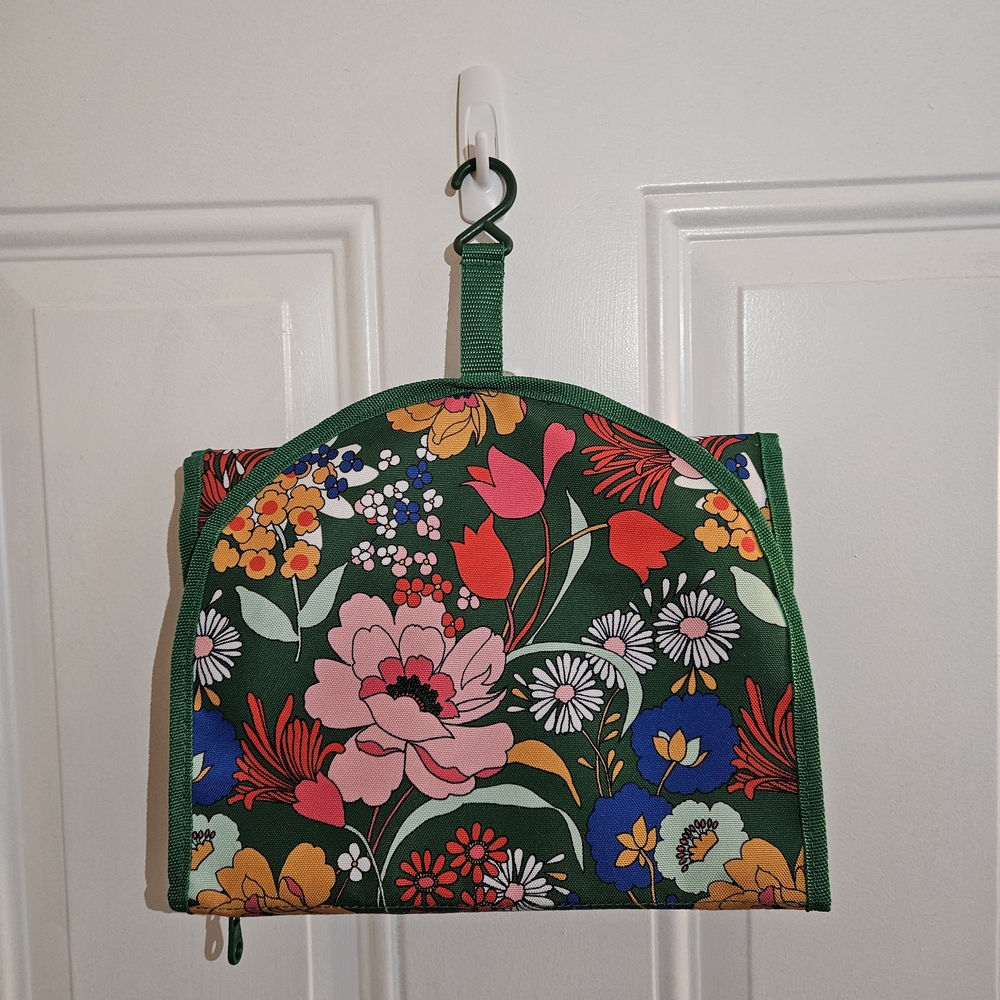 Floral Green Hanging Toiletry Bag
